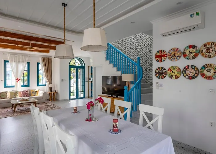 Elegant Seaside In Biệt thự