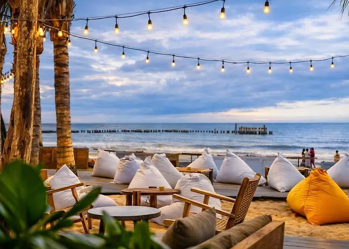 Elegant Seaside In Biệt thự *